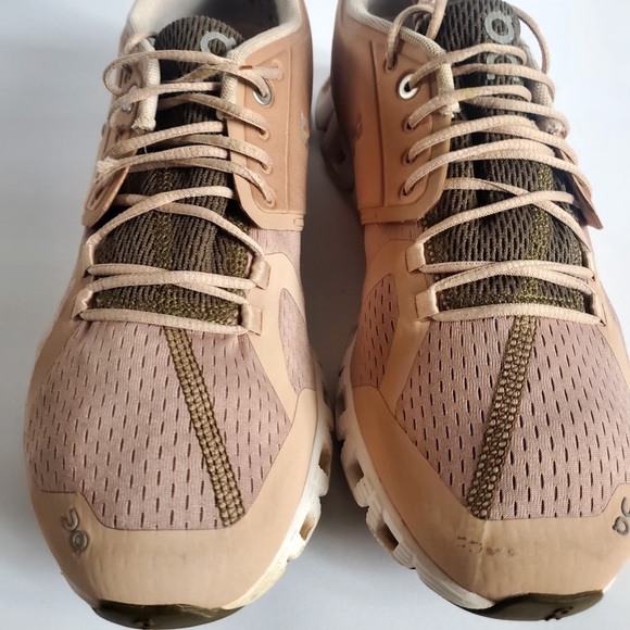 On cloud Mauve Pink  Engineering Swiss shoes Women's size 10 - Picture 8 of 10